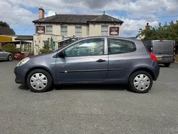 Blue Used 2007 Renault Clio II Expression Hatchback | £1,495 (A bit pricey)