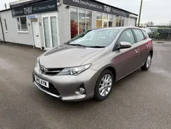 Bronze Used 2015 Toyota Auris Hatchback | £6,495 (Good price)