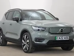 Metallic sage green Used 2022 Volvo XC40 Pro SUV | £28,742 (Fair price)