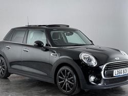 Used 2017 Mini Cooper Hatch Hatchback | £10,100 (Fair price)