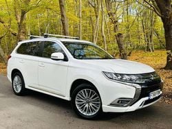 White Used 2019 Mitsubishi Outlander P-HEV Estate | £15,741 (Good price)