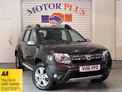 Black Used 2016 Dacia Duster Lauréate SUV | £6,799 (Fair price)