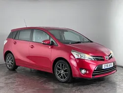 Red Used 2016 Toyota Verso Trend MPV | £10,200 (Fair price)