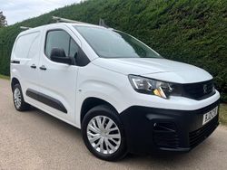 White Used 2021 Peugeot Partner Van | £8,995 (Fair price)