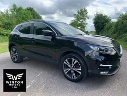 Black Used 2017 Nissan Qashqai N-Connecta SUV | £10,495 (Fair price)