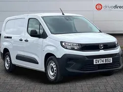 White New 2024 Vauxhall Combo S MPV | £15,150 (Good price)