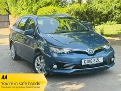 Blue Used 2016 Toyota Auris Business Edition Estate | £11,790 (Fair price)
