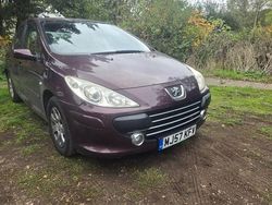 Maroon Used 2007 Peugeot 307 S Hatchback | £695