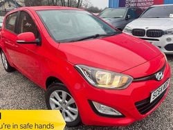 Red Used 2015 Hyundai i20 Active Hatchback | £3,695 (Super price)