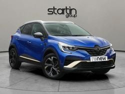 Blue/black Used 2023 Renault Captur Engineered SUV | £18,273 (Fair price)