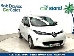 White Used 2016 Renault Zoe Dynamique Hatchback | £5,000 (Fair price)