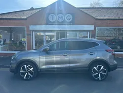 Grey Used 2018 Nissan Qashqai Tekna SUV | £13,995 (A bit pricey)