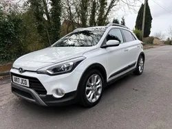 White Used 2017 Hyundai i20 Active Hatchback | £6,999 (Fair price)