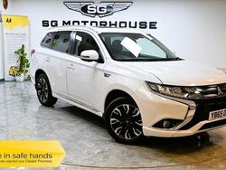 White Used 2015 Mitsubishi Outlander SUV | £12,495 (Fair price)