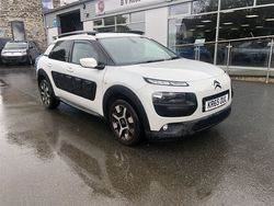 White Used 2015 Citroën C4 Cactus Flair Hatchback | £6,650 (Fair price)