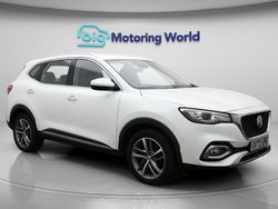 White Used 2022 MG HS Excite SUV | £12,525 (Fair price)