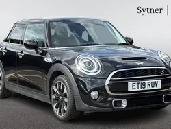 Black Used 2019 Mini Cooper S Exclusive Hatchback | £17,500 (Fair price)