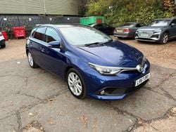 Blue Used 2017 Toyota Auris Hybrid Hatchback | £6,500 (Good price)
