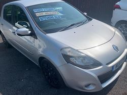 Silver Used 2011 Renault Clio II Dynamique Hatchback | £1,995 (Good price)