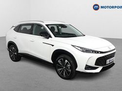White New 2025 MG HS Trophy SUV | £22,799 (Fair price)
