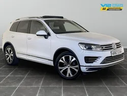 White Used 2017 VW Touareg R-line SUV | £15,995 (Super price)