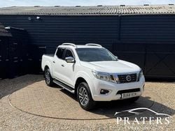 White Used 2018 Nissan Navara Tekna Pickup | £13,500 (Fair price)