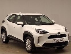 White Used 2023 Toyota Yaris Hybrid Estate | £19,498 (Good price)