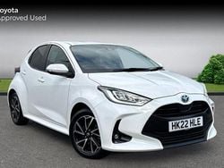 Pure white Used 2022 Toyota Yaris Hybrid Design | £15,624 (Good price)