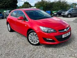Red Used 2016 Vauxhall Astra Excite Hatchback | £4,495 (Fair price)