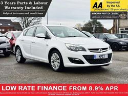White Used 2015 Vauxhall Astra Excite Hatchback | £5,000 (Good price)