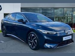 Aquamarine blue metallic Used 2025 VW ID.7 Pro Hatchback | £33,291 (Fair price)