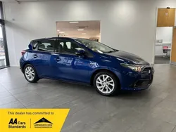 Blue Used 2017 Toyota Auris Hybrid Business Edition Hatchback | £11,650 (Fair price)