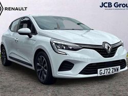 White Used 2022 Renault Clio V Iconic Hatchback | £13,299 (Fair price)