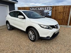 White Used 2014 Nissan Qashqai Acenta SUV | £4,495