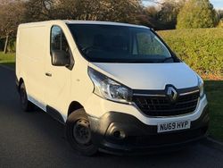 White Used 2019 Renault Trafic Business MPV | £7,990 (Super price)