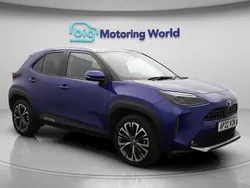 Blue Used 2022 Toyota Yaris Hybrid Hatchback | £20,200 (Expensive)