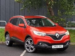 Red Used 2016 Renault Kadjar Dynamique SUV | £7,998 (Fair price)