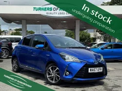 Blue Used 2017 Toyota Yaris Hybrid Hatchback | £13,000 (Fair price)