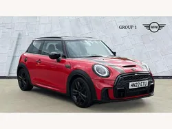 Chili red Used 2022 Mini Cooper S Comfort Hatchback | £19,995 (Fair price)