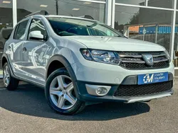White Used 2016 Dacia Sandero Lauréate Hatchback | £6,495 (Fair price)