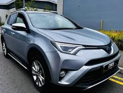 Silver Used 2018 Toyota RAV4 Hybrid SUV | £12,950 (Fair price)