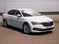 White Used 2022 Skoda Superb SE Technology Hatchback | £18,495 (Fair price)