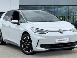 Glacier white Used 2025 VW ID.3 Pro Hatchback | £25,254 (Expensive)