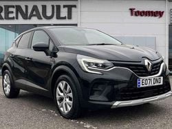 Black Used 2021 Renault Captur Iconic SUV | £14,295 (Fair price)