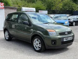 Green Used 2006 Ford Fusion Zetec Hatchback | £2,295 (A bit pricey)