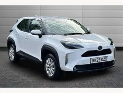 White Used 2025 Toyota Yaris Cross SUV | £23,499 (Fair price)
