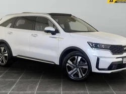 White Used 2022 Kia Sorento 4 SUV | £30,395 (Fair price)