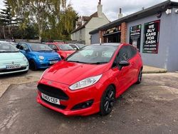 Red Used 2014 Ford Fiesta Zetec Hatchback | £6,895 (Good price)