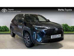 Black Used 2022 Toyota Yaris Hybrid Design SUV | £19,438 (Fair price)