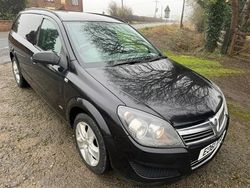 Black Used 2011 Vauxhall Astra Sportive Hatchback | £1,995 (Fair price)